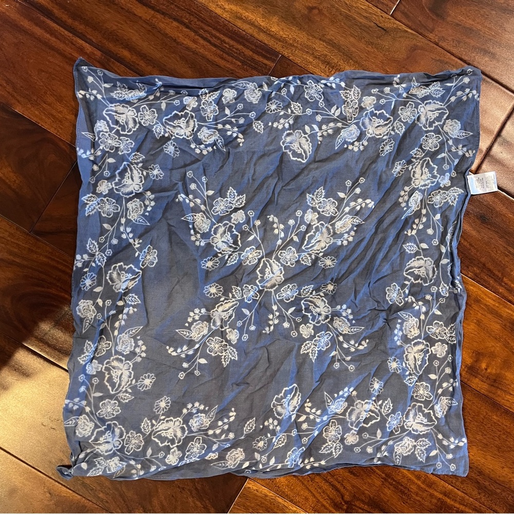 Women’s scarf